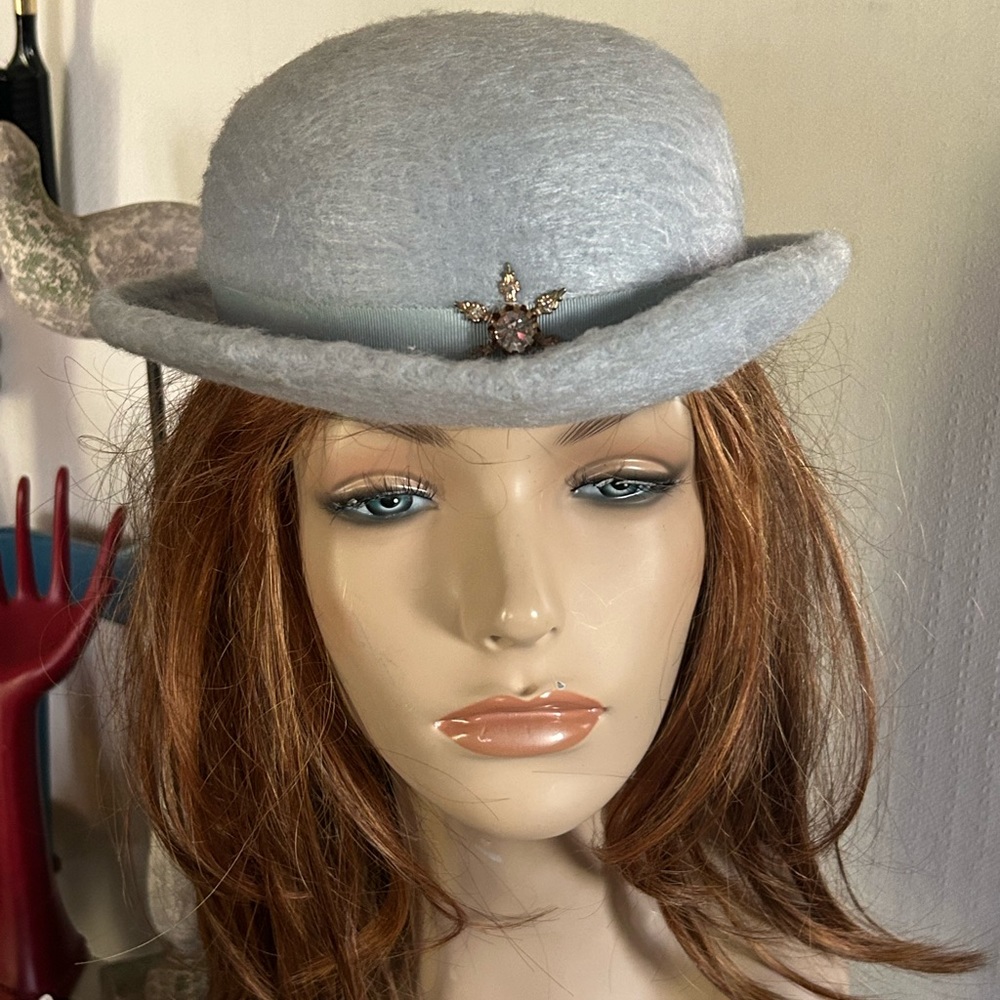 Vintage Baby Blue Hat with Cristal Embellishment - Picture 3 of 7